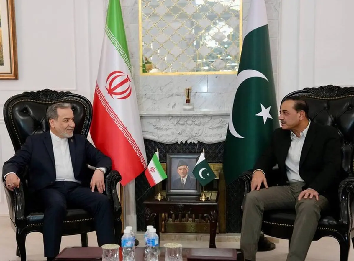 رایزنی عراقچی با فرمانده ارتش پاکستان