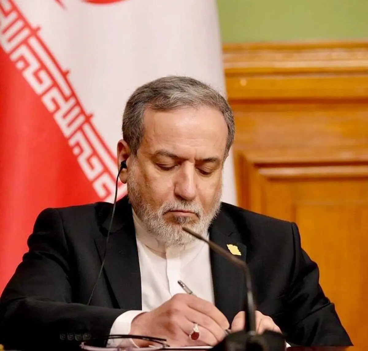 عراقچی: ایران برنامه‌ای۷ روزه برای بازگشایی تنگه هرمز در صورت رفع تهدیدهای نظامی ارائه کرد
