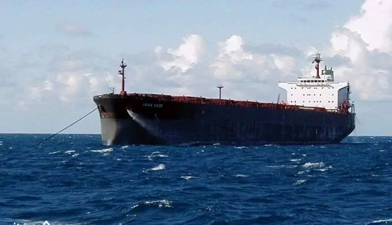 ادعای وال‌استریت ژورنال درباره تنش دریایی | نزدیک شدن قایق‌های تندروی ایرانی به نفتکش آمریکایی در تنگه هرمز