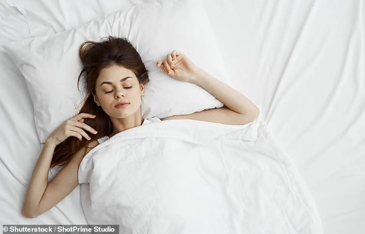 چرا خوابیدن به پشت فرم مناسبی برای خواب است؟ 