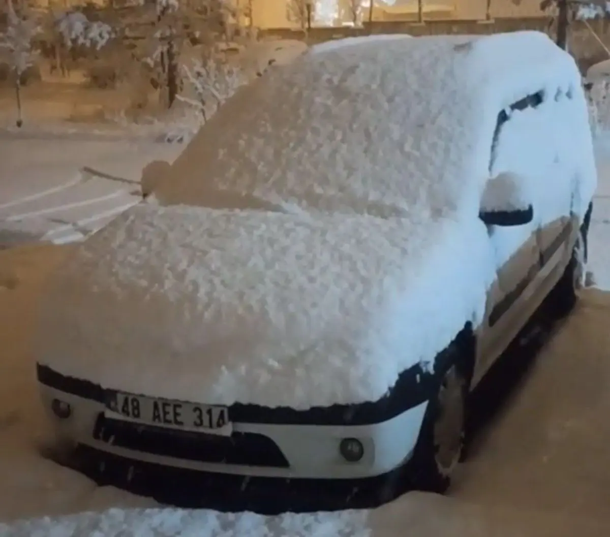 بارش برف سنگین بهاری، ترکیه را سپیدپوش کرد+ویدئو 