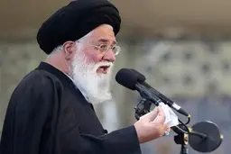 نظر رهبری درباره اهانت ها به علم الهدی