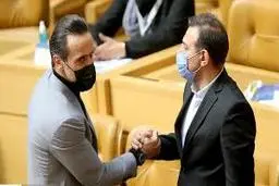 
خداداد عزیزی :  علی کریمی تو انتخابات را بردی
