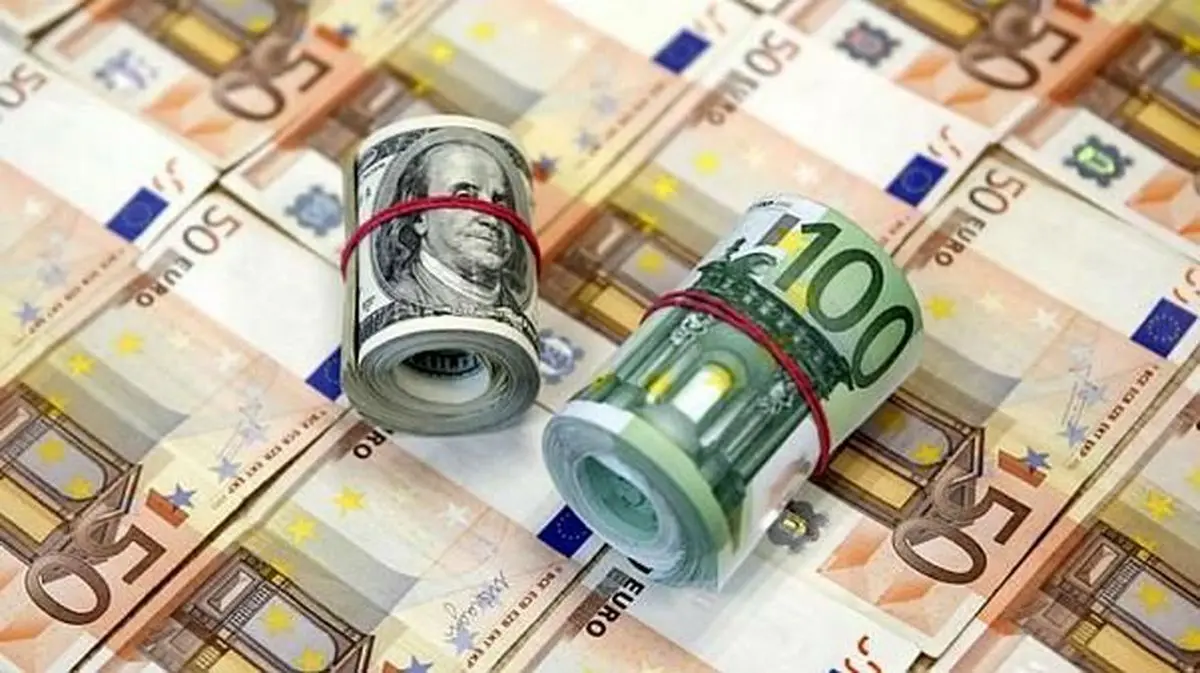 عرضه دلار و یورو در  بازار رسمی افزایش یافت