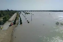 سیلاب لرستان اواخر امشب یا فردا به خوزستان می‌رسد