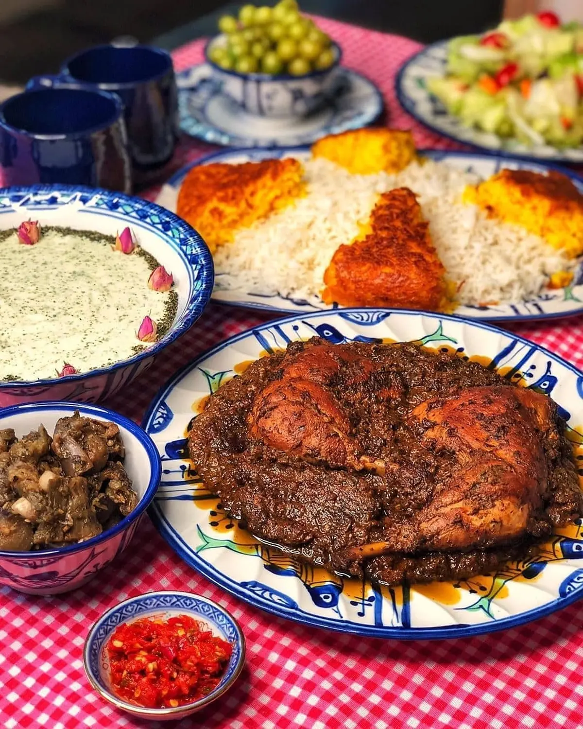 سفر به اعماق طعم با مرغ ترش یزدی: خورشی اصیل که ذائقه شما را تسخیر می‌کند! | طرز تهیه مرغ ترش یزدی +ویدیو 