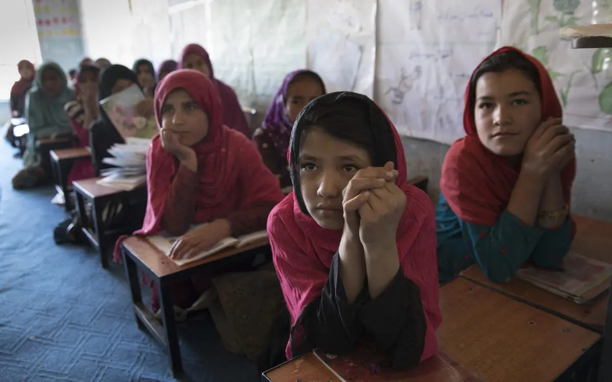 محکومیت اتحادیه ی اروپا و آمریکا به حمله ی وحشیانه به مدرسه دخترانه در کابل | عکس