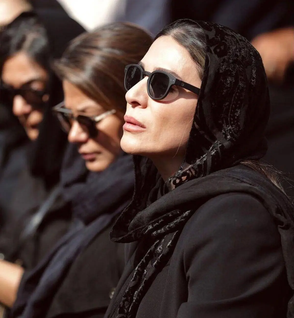 صحبت های سحر دولتشاهی در مراسم تدفین آتیلا پسیانی |  تو خانواده من بودی
