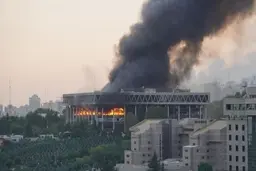 سازمان محیط‌زیست: ۴۷ هزار تن گاز گلخانه‌ای بر اثر حملات موشکی جنگ ۱۲ روزه وارد هوای تهران شد