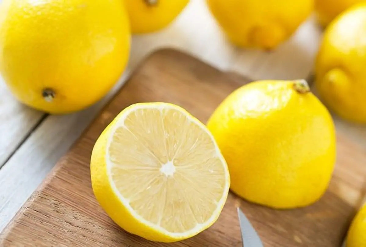 فواید آب لیمو ترش برای گلو درد | رسما گلو رو مثل روز اولش میکنه!