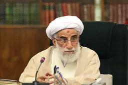 آیت الله جنتی: مقام معظم رهبری آگاه، به روز و مسلط به اوضاع هستند