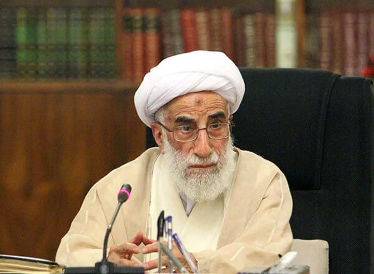 آیت الله جنتی: مقام معظم رهبری آگاه، به روز و مسلط به اوضاع هستند