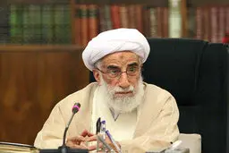 آیت الله جنتی: مقام معظم رهبری آگاه، به روز و مسلط به اوضاع هستند