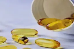 ویتامین دی درمان موثری برای کووید-۱۹ نیست