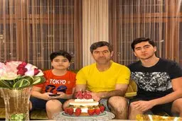 تصویری از جشن تولد 46 سالگی کریم باقری