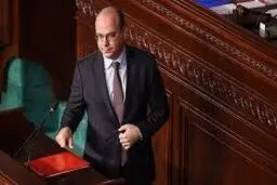 الیاس الفخفاخ استعفای خود را تقدیم قیس سعید کرد 