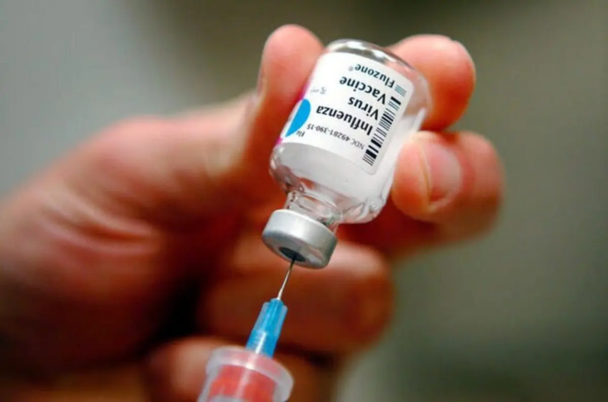 توزیع واکسن آنفلوآنزا ویژه کودکان در داروخانه مرکزی هلال احمر