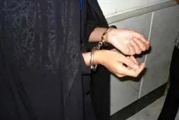 دستگیری ٣ دختر در گلزار شهدا بخاطر رقص و پایکوبی 
