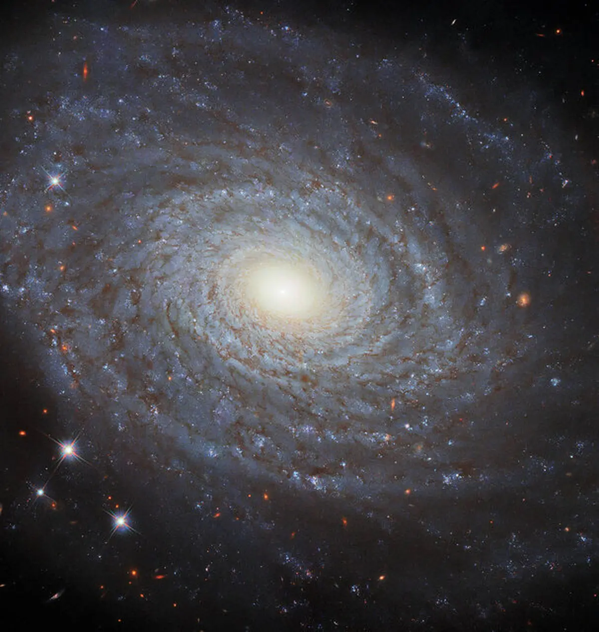 کهکشانی مارپیچی با جزئیات بی‌نظیر
