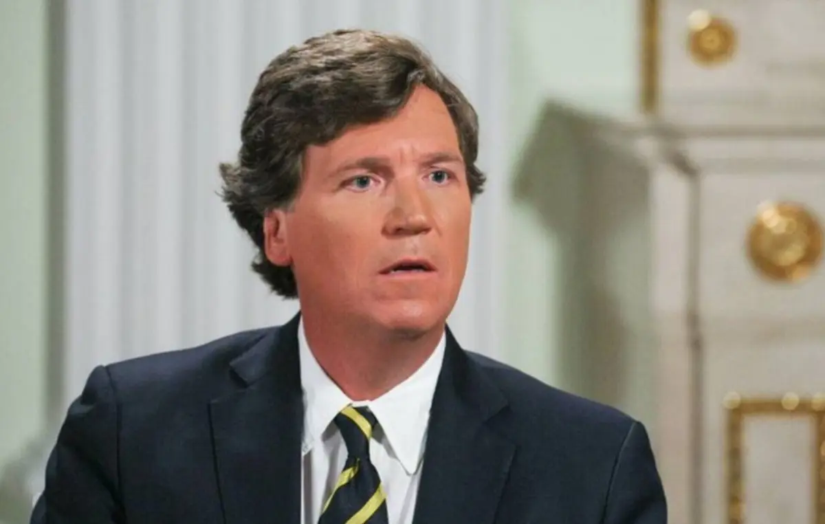 مجری آمریکایی: فشار‌های جاری جهت راه‌اندازی جنگ در ایران، دیوانه‌‌وار و برای امنیت ملی آمریکا زیان‌بار است