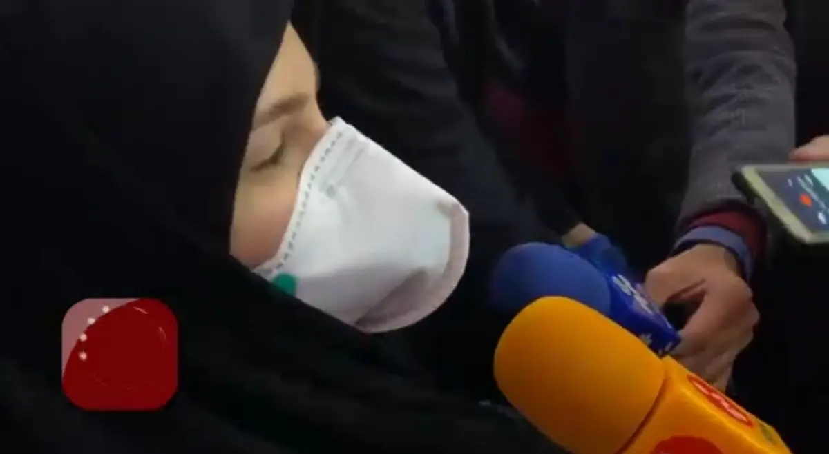 طیبه مخبر، دختر رئیس ستاد اجرایی فرمان امام اولین داوطلب دریافت واکسن کرونای ایرانی + ویدئو