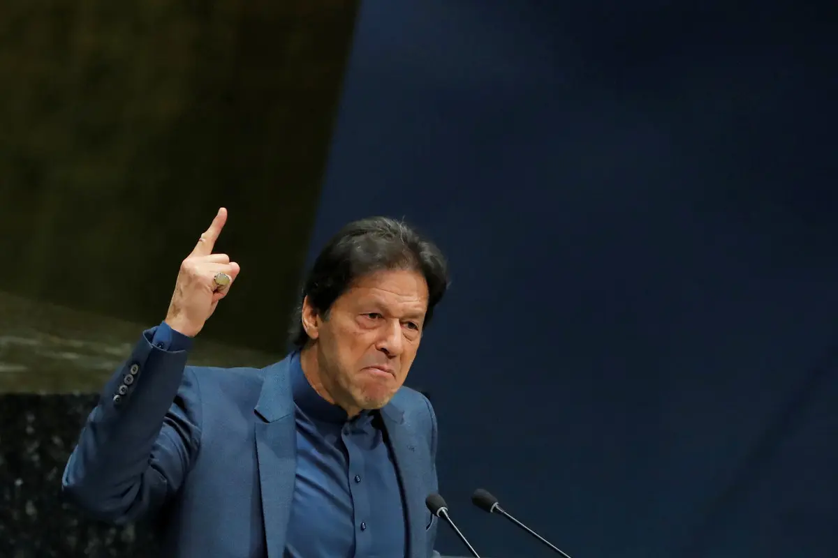 
عمران خان:تسلیم نمی‌شوم
