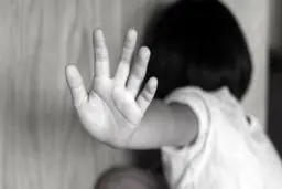 قتل کودک 6 ساله با شکنجه پدر | هم دستی نامادری سنگدل در قتل کودک 