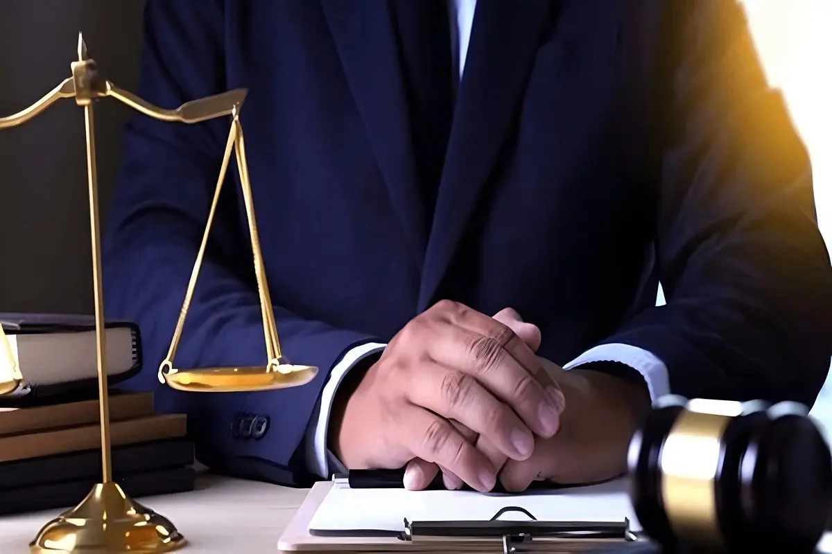 چگونه پول خود را از وکیل کرج پس بگیریم؟