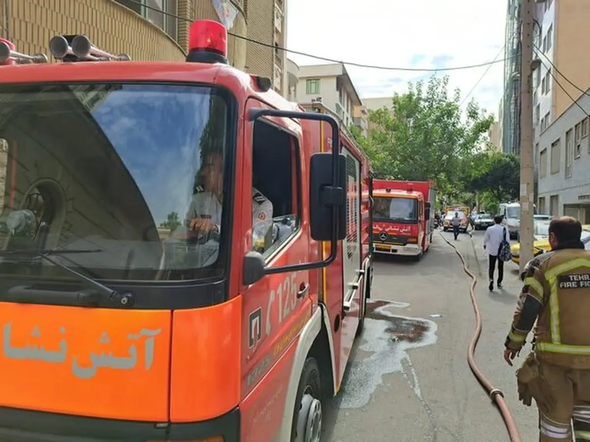 فاجعه بزرگ در تهران | خسارات آتش‌سوزی هولناک ساختمان ۴۰ واحدی در تهران + جزئیات و عکس