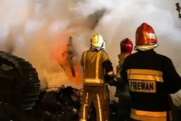 حادثه  |   آتش‌سوزی در پتروشیمی "خارگ  یک کشته و ۴ مصدوم برجاگذاشت 
