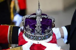 پیدا شدن مدعی جدید برای پادشاهی ایران! | آخرین بازمانده‌ی سلجوقیان! | اول حرف زدن یاد بگیر شاهزاده!+ویدئو 