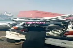 تصادف زنجیره ای به خاطر آتش زدن کاه +فیلم