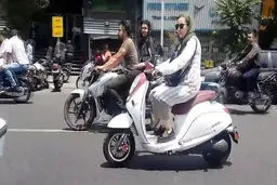 موتورسواری خانم ها در ایران افزایش یافت | موتوربرقی در صدر درخواست های زنان