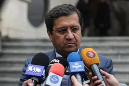 همتی: آمار متغیرهای پولی و بانکی منتشر می شود