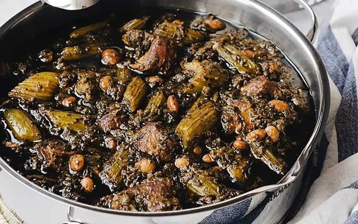هر خورش کرفس بی ایرادی که دیدی با این دستور پخته شده! | طرز تهیه خورش کرفس با تمام نکات +ویدئو
