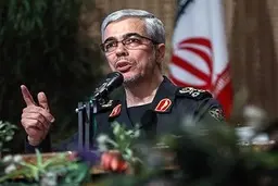
سرلشکر باقری: فروشگاه‌ها، خیابان‌ها و جاده‌ها ظرف ۲۴ ساعت آینده خلوت می‌شود