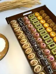 حلوا بوتیکی؛ تجربه‌ای جدید از طعم‌های کلاسیک ایرانی | دسر مجلسی و متفاوت با دستور تهیه حلوا بوتیکی رنگارنگ
