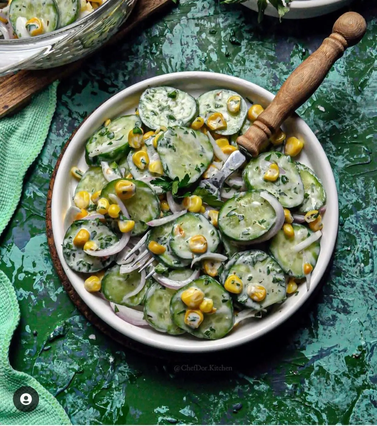 طرز تهیه سالاد خیار | یه سالاد سه سوته و بی‌دردسر +ویدئو