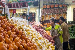 قیمت میوه و صیفی‌ چند؟ |  کاهش قیمت نوبرانه‌ها تا روزهای آینده