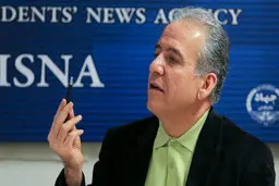 رئیس اتاق ایران و چین  |  ارز کشور را حیف و میل کرده‌ایم 