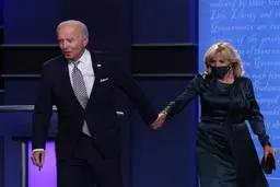  شبح ۲۰۱۶ همچنان بر ستاد انتخاباتی بایدن سایه افکنده است
