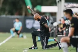 جورج فلوید  | اعتراض جالب به نژادپرستی 