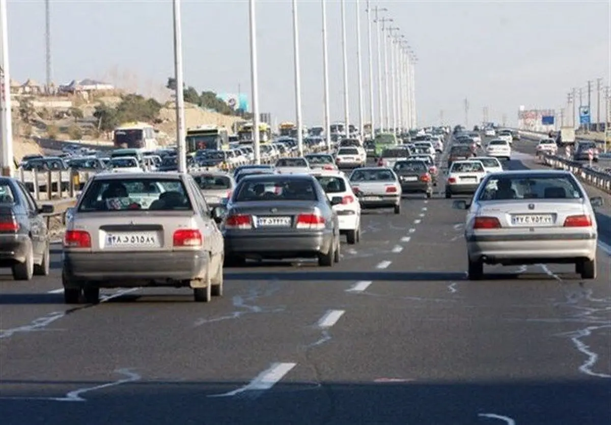 ترافیک در بیشتر مسیرهای منتهی به تهران نیمه سنگین تا سنگین است. 