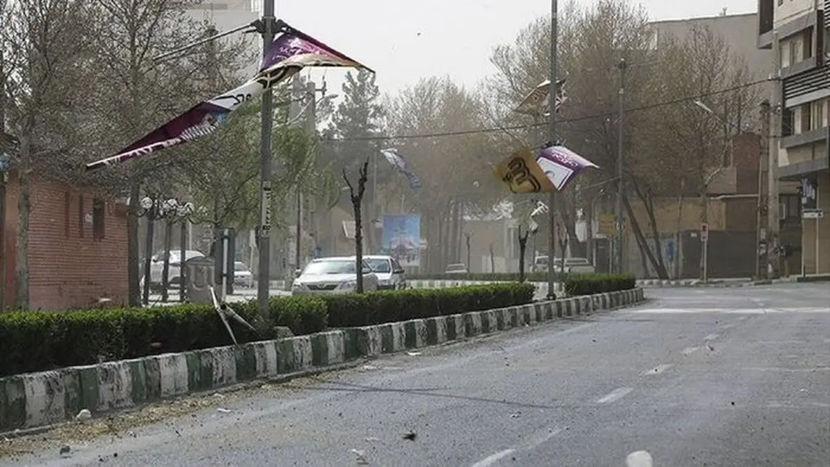 وزش باد شدید در بخش‌هایی از تهران | هوای پایتخت در شرایط ناسالم برای گروه‌های حساس