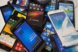 مردم منتظر کاهش قیمت گوشی باشند