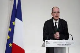 
نخست‌وزیر فرانسه  |    تمام شهروندان واکسن کرونا را رایگان دریافت خواهند کرد
