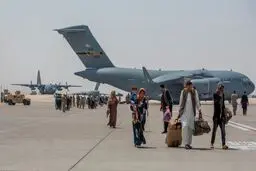طالبان پروازهای تخلیه آمریکا در افغانستان را تعلیق کرد 