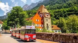 چرا ادب، یک مفهوم جهانی نیست؟ | از آداب ژاپن تا صراحت آلمان