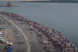 افطاری ۵۰ هزارنفری در ساحل اوسکودار ترکیه+ویدئو 