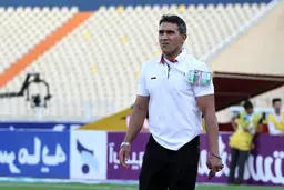 حضور عابدزاده بر سر مزار مرحوم میناوند + عکس